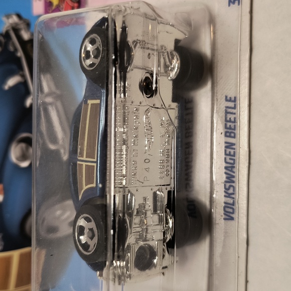 D8 hot wheels volkswagen beetle with shipping protector - Picture 3 of 4